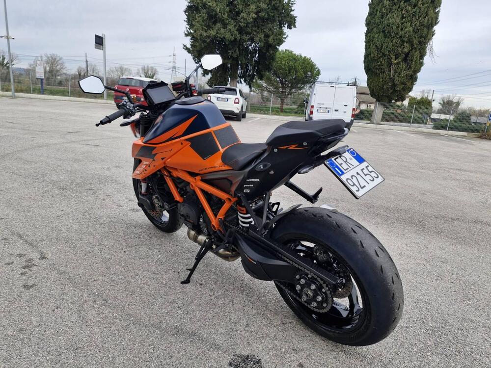 KTM 1290 Super Duke R (2020) (2)