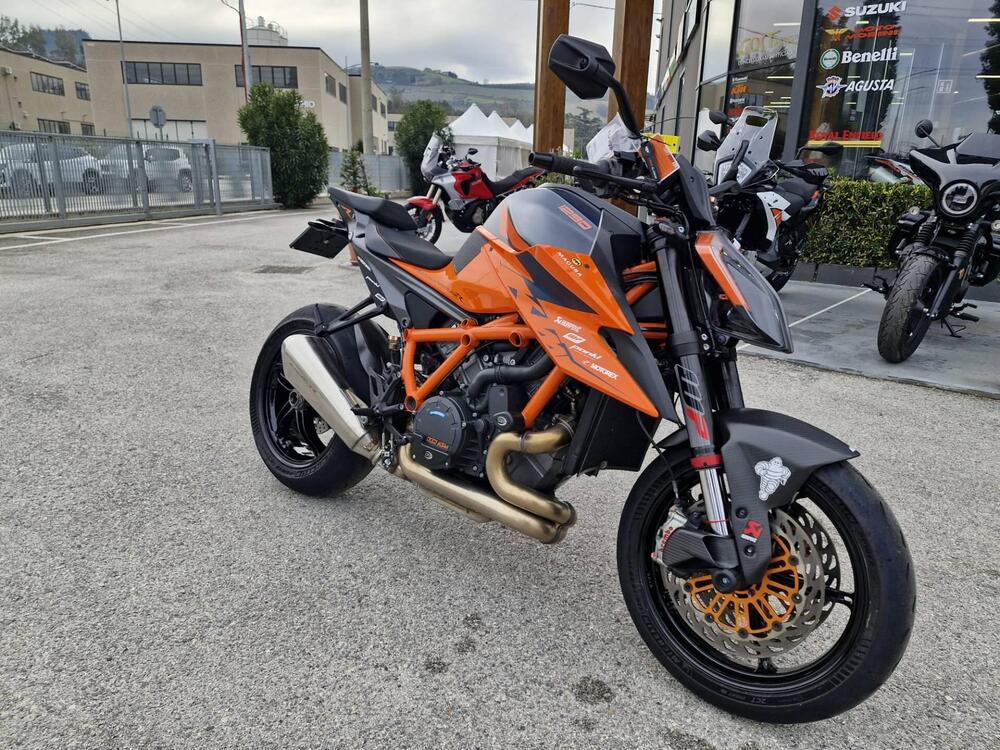 KTM 1290 Super Duke R (2020) (3)