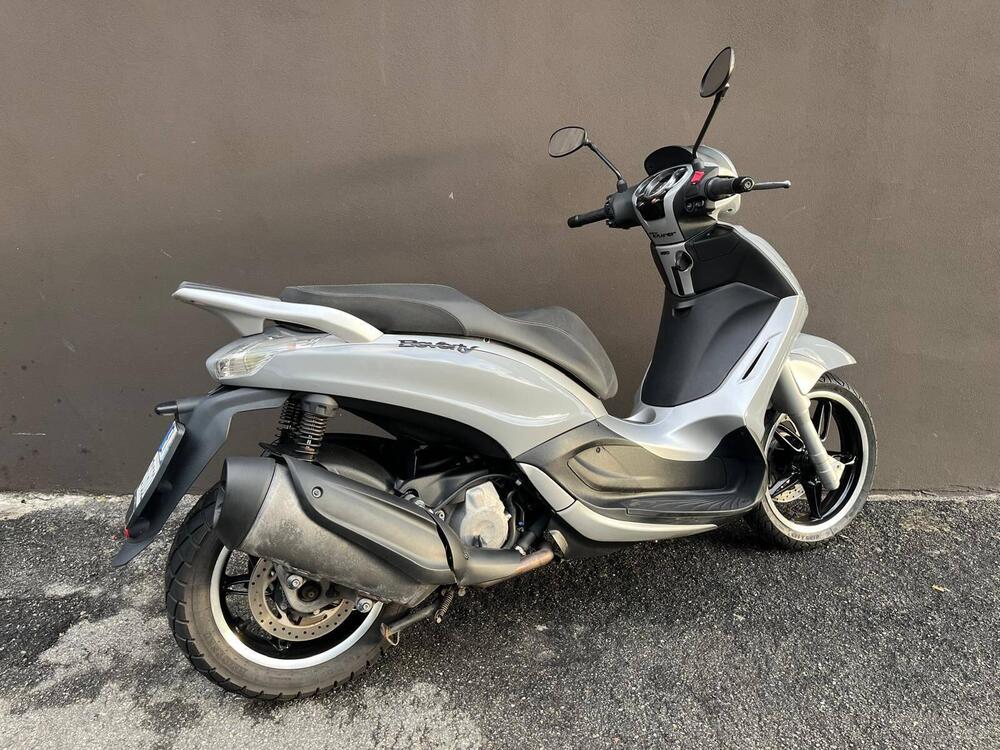 Piaggio Beverly 350 ABS (2016 - 20) (2)