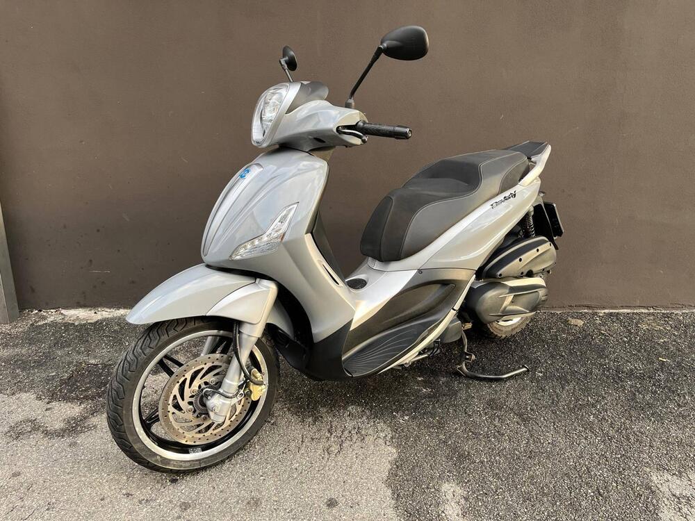 Piaggio Beverly 350 ABS (2016 - 20) (3)