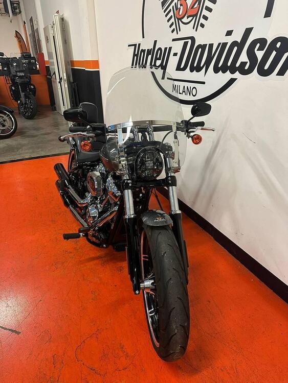 Harley-Davidson Breakout (2021 - 22) (2)