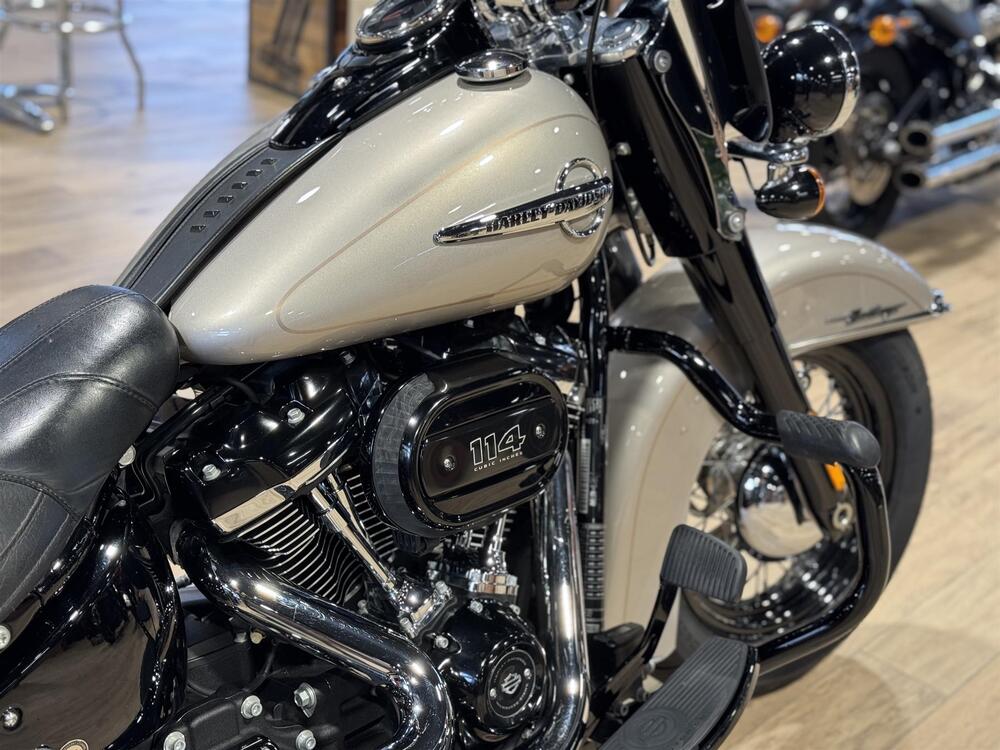 Harley-Davidson 114 Heritage Classic (2018 - 20) - FLHCS (2)