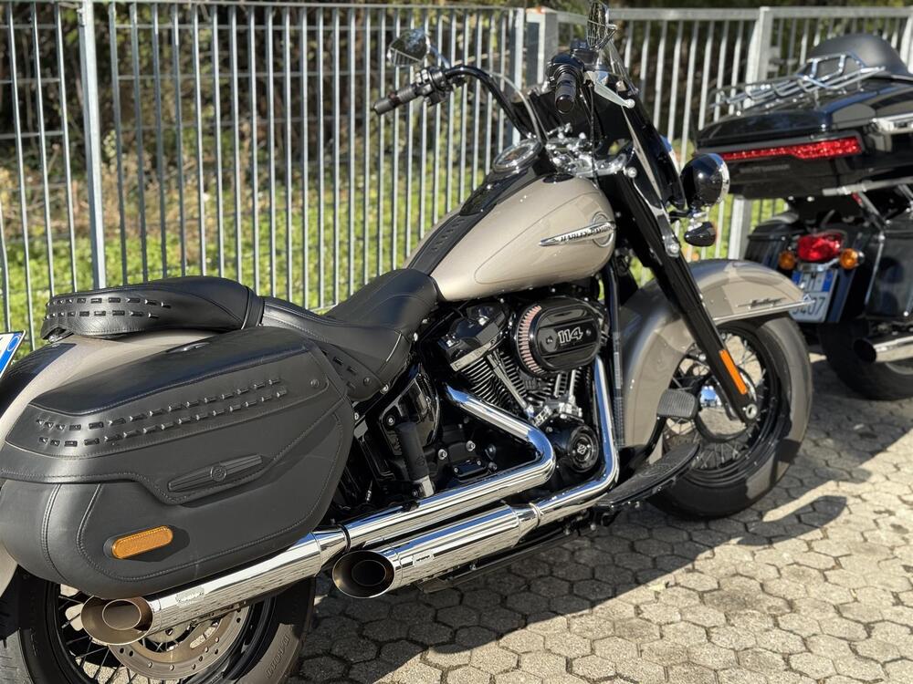 Harley-Davidson 114 Heritage Classic (2018 - 20) - FLHCS (2)