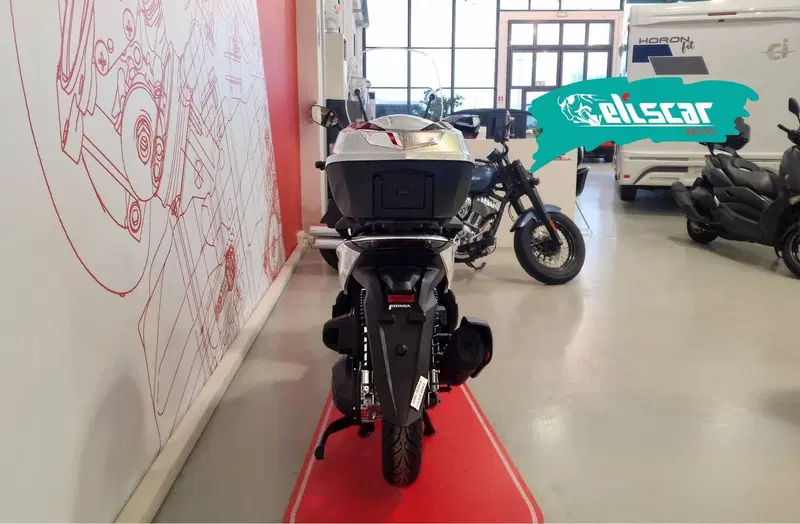 Honda SH 350i GT (2025 - 26) (5)
