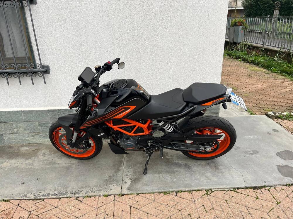 KTM 125 Duke (2021 - 23) (2)