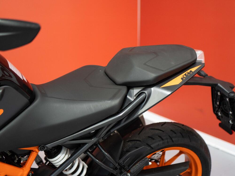 KTM 125 Duke (2021 - 23) (2)