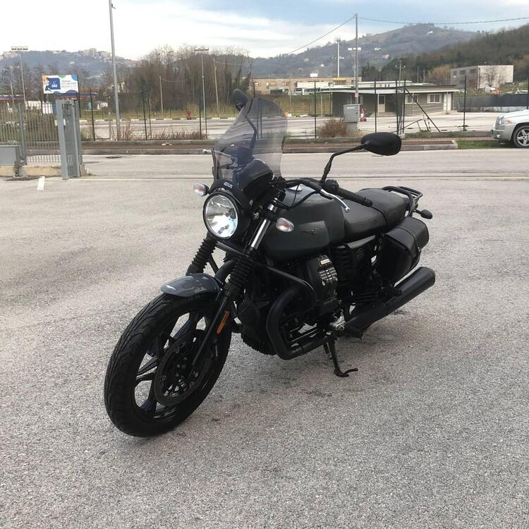 Moto Guzzi V7 III Stone (2017 - 20) (3)