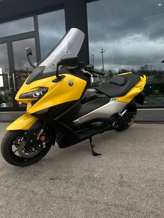 Yamaha T-Max 560 (2022 - 24) (4)