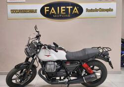 Moto Guzzi V7 Stone Ten (2024 - 25) usata