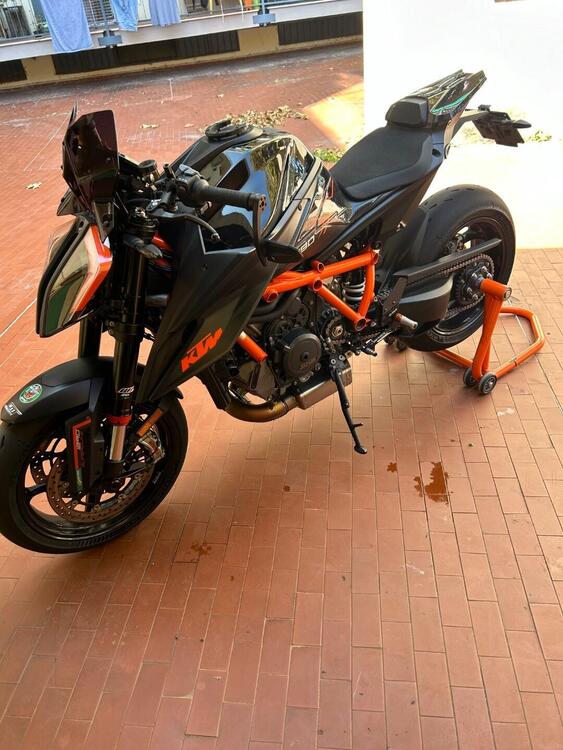 KTM 1290 Super Duke R (2021) (3)