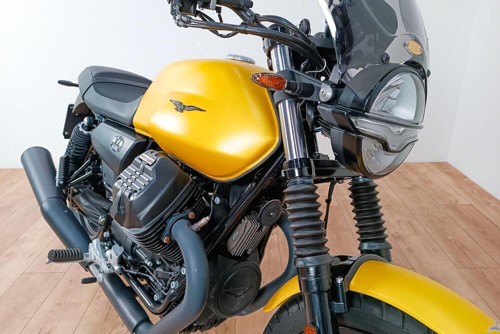 Moto Guzzi V7 850 Stone Special Abs (2021) (5)