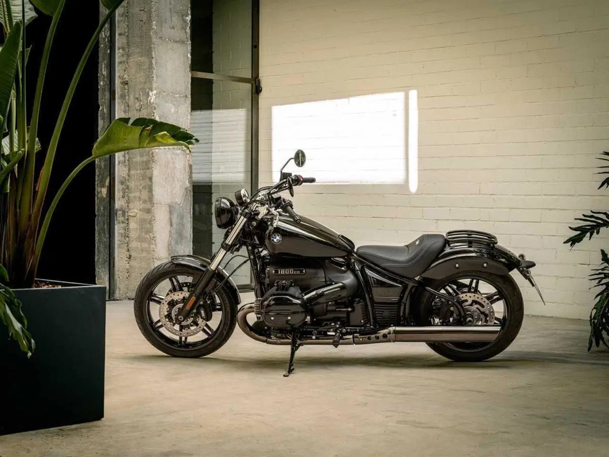 BMW R 18, come cambia la gamma cruiser bavarese per il 2025 (35)