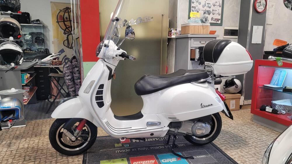 Vespa GTS 300 Super (2008 - 16) (3)