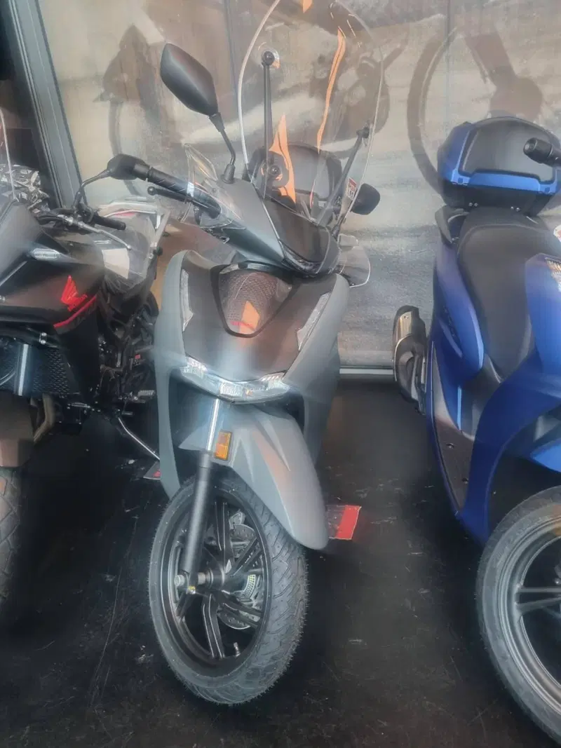 Honda SH 350i Sport (2025 - 26) (3)