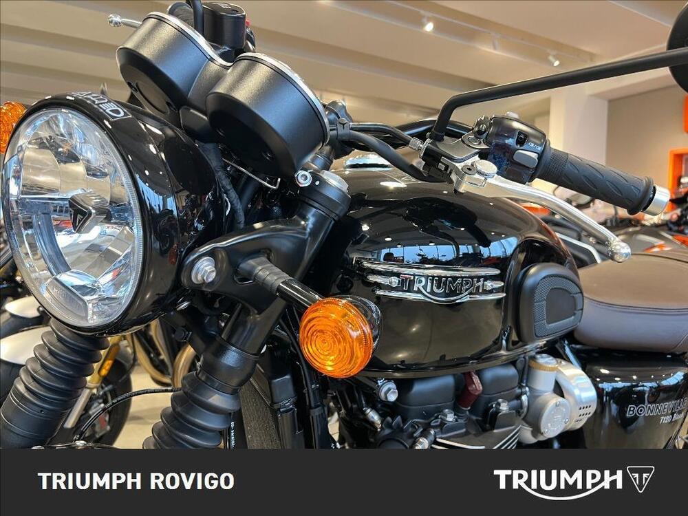 Triumph Bonneville T120 (2021 - 25) (2)