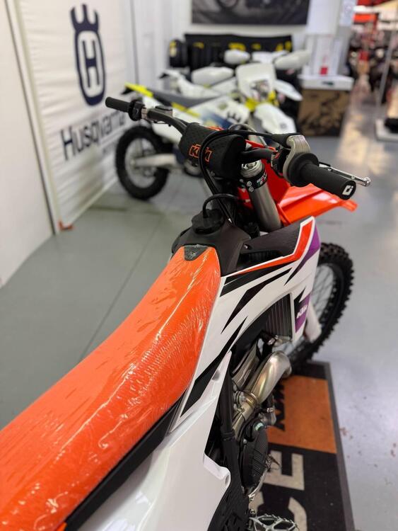 KTM 250 SX-F (2024) (5)