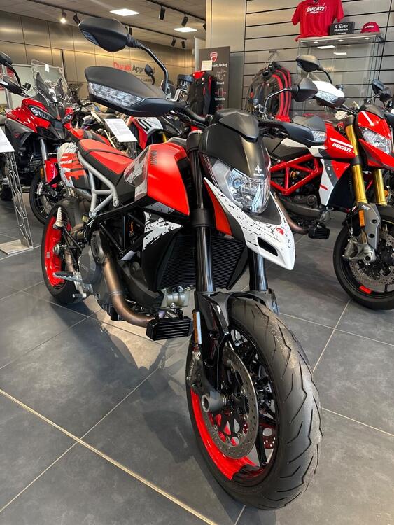 Ducati Hypermotard 950 RVE (2022 - 25) (2)