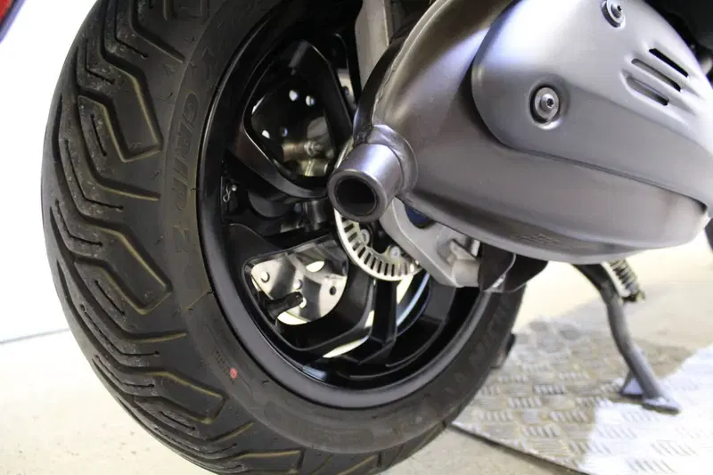 Vespa GTV 300 Hpe (2023 - 25) (6)