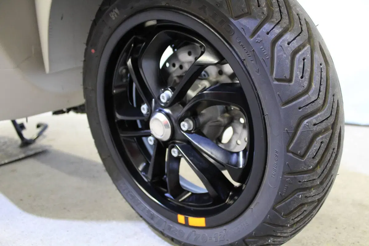 Vespa GTV 300 Hpe (2023 - 25) (7)