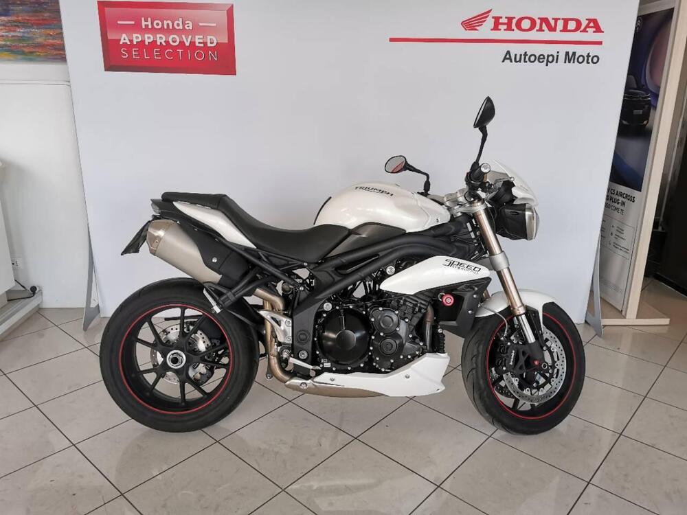 Triumph Speed Triple 1050 R ABS (2011 - 15) (2)