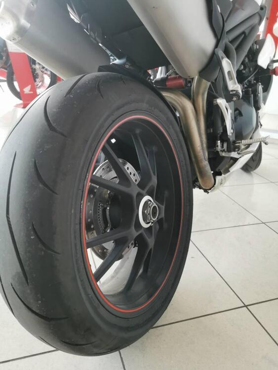 Triumph Speed Triple 1050 R ABS (2011 - 15) (4)