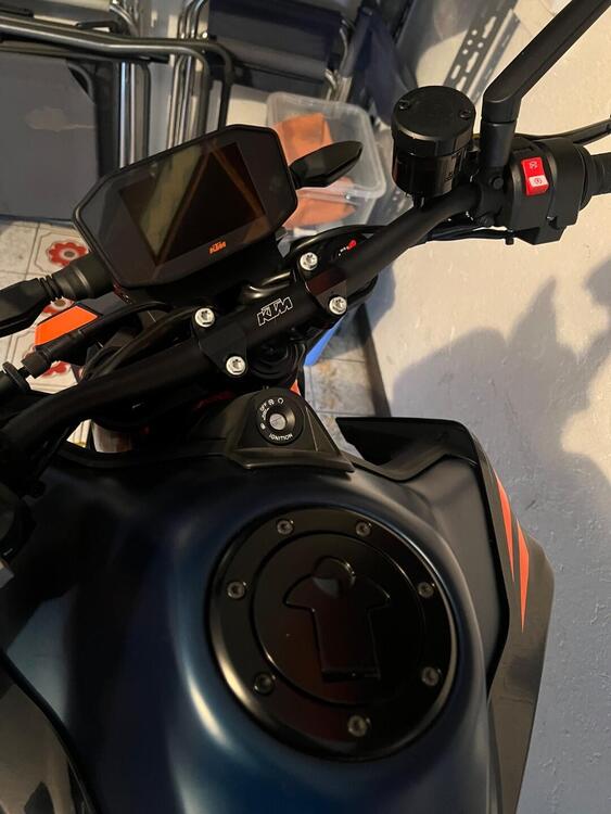 KTM 890 Duke R (2022 - 23) (4)