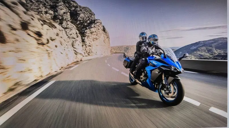 Suzuki GSX-S1000GT (2025 - 26) (2)