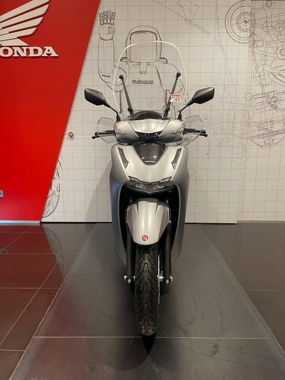 Honda SH 350i GT (2025) (4)