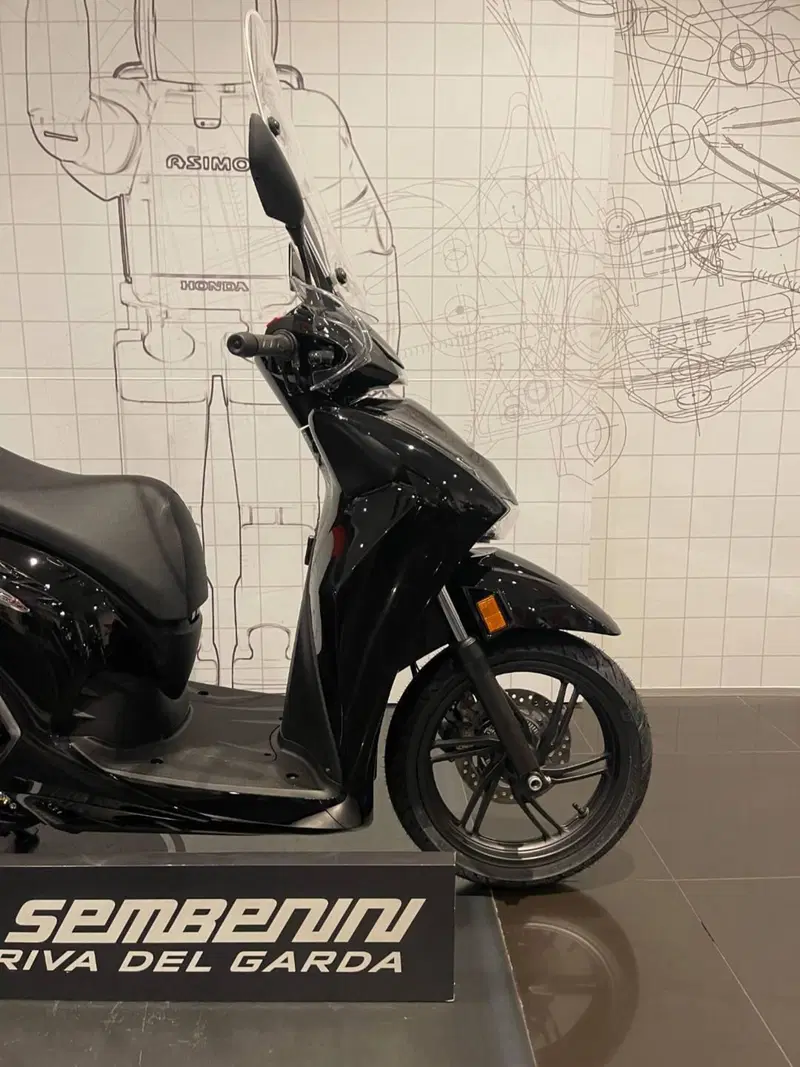Honda SH 350i GT (2025 - 26) (2)