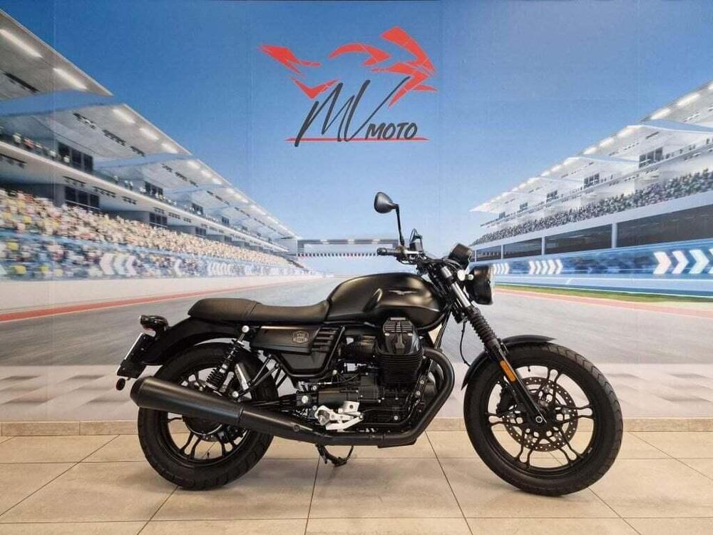 Moto Guzzi V7 III Stone (2017 - 20)