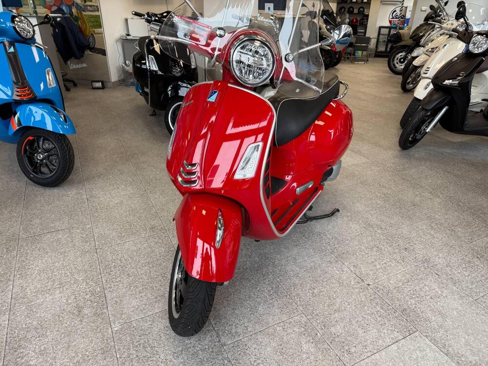 Vespa GTS 300 Super Hpe (2018 - 19) (2)