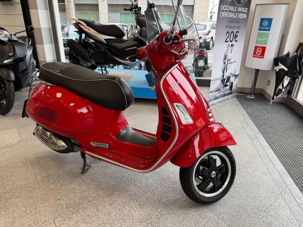 Vespa GTS 300 Super Hpe (2018 - 19) (3)