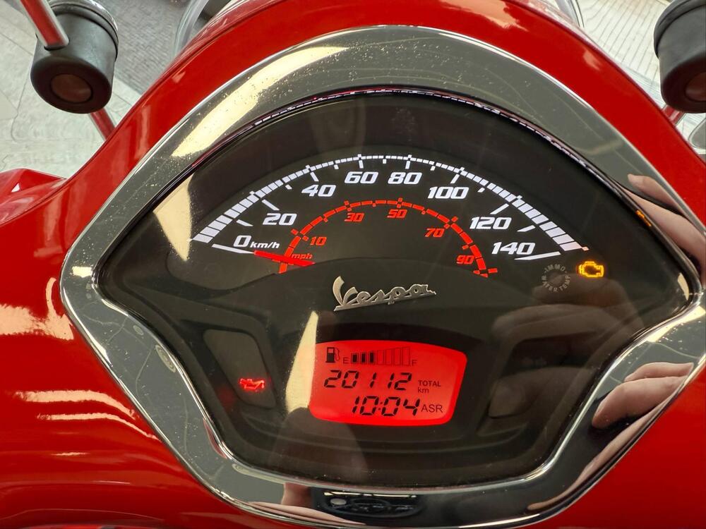 Vespa GTS 300 Super Hpe (2018 - 19) (4)