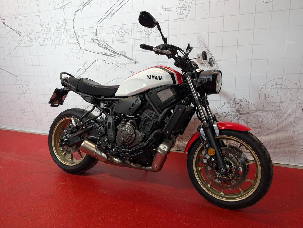 Yamaha XSR 700 (2021) (3)