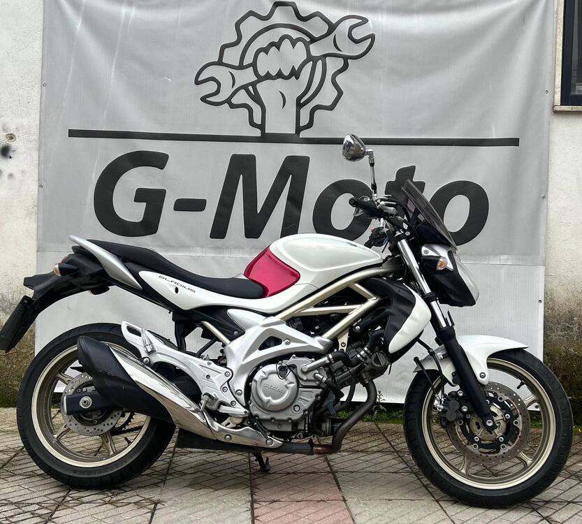 Suzuki Gladius 650 SFV (2009 - 15) (4)