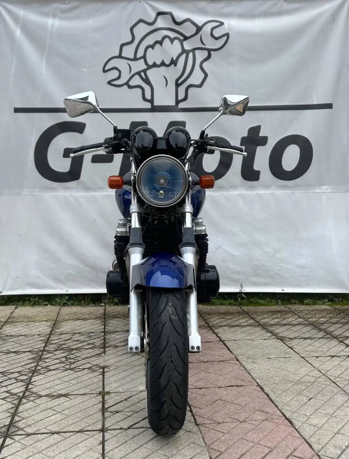 Kawasaki ZR7 (2)