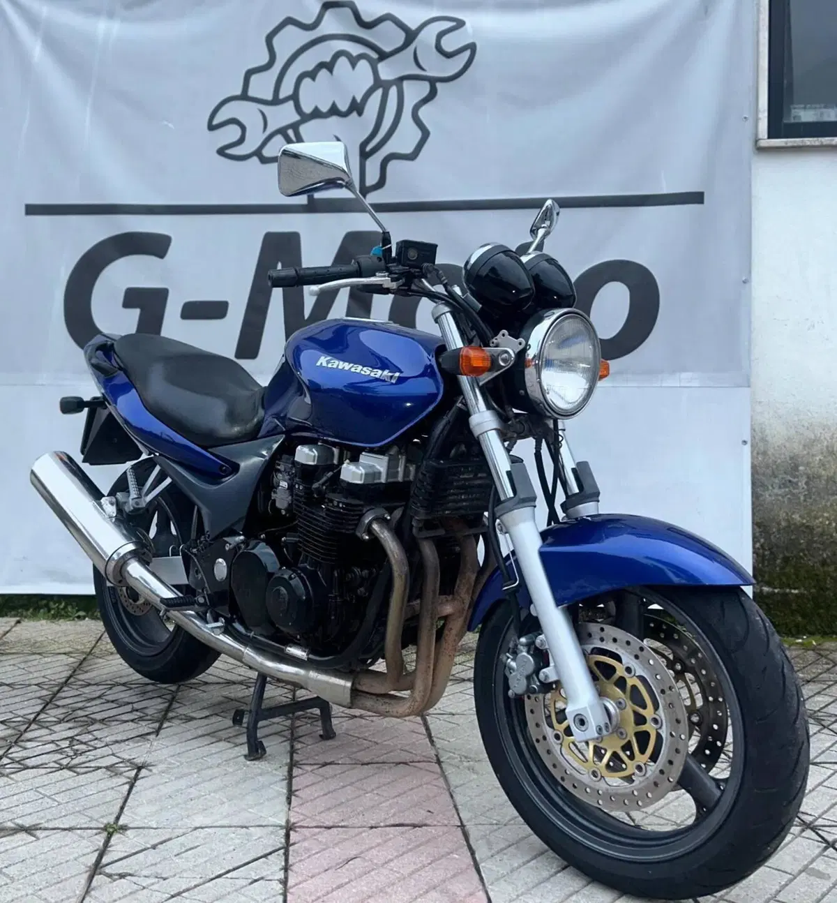 Kawasaki ZR7
