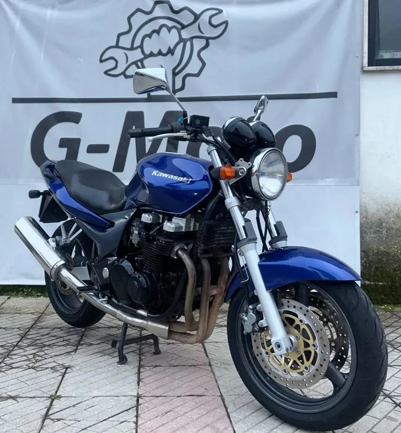 Kawasaki ZR7