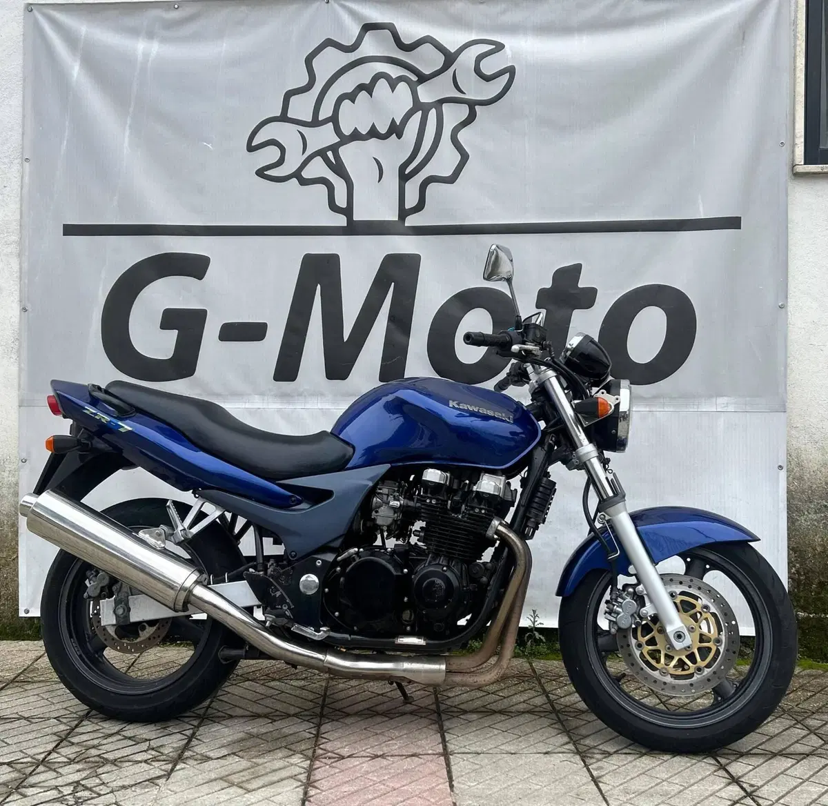 Kawasaki ZR7 (4)