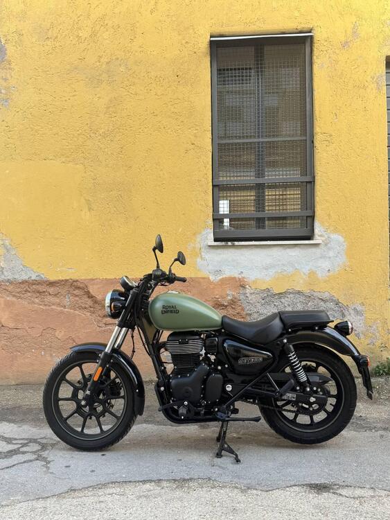 Royal Enfield Meteor 350 Fireball (2021 - 25)