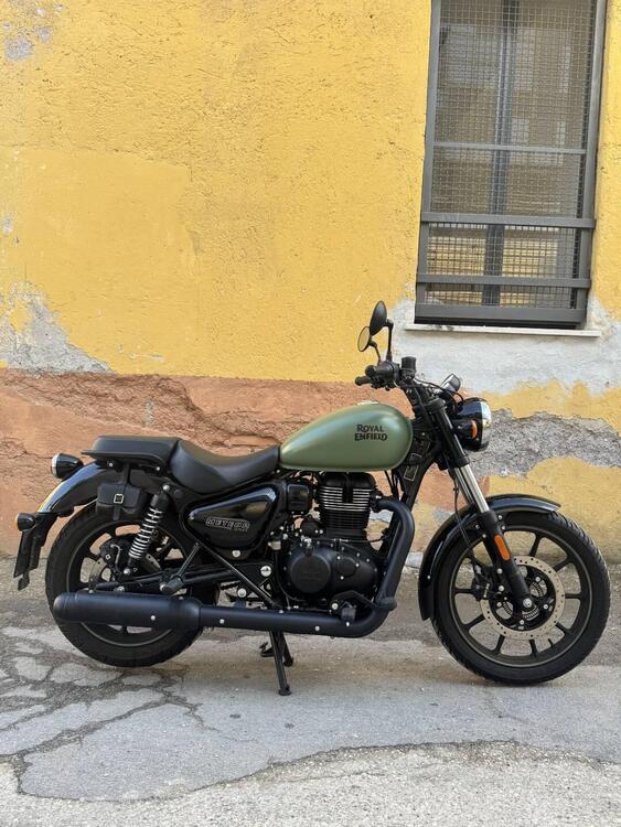 Royal Enfield Meteor 350 Fireball (2021 - 25) (4)