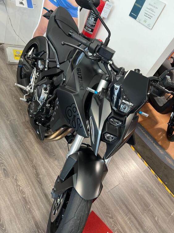 Suzuki GSX-8S (2023 - 25)