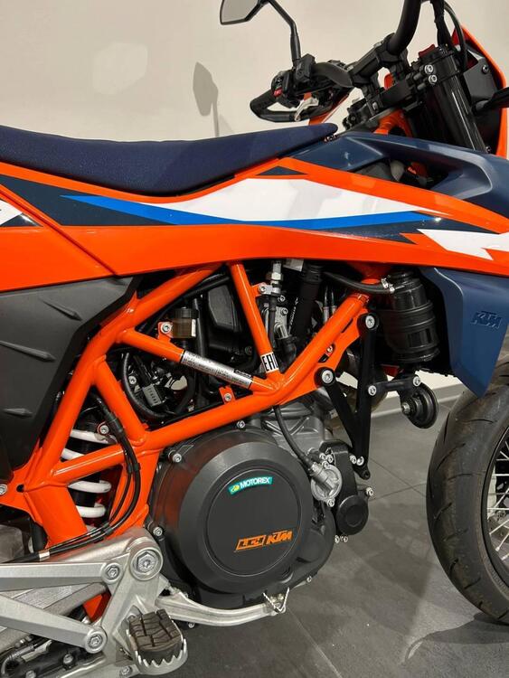 KTM 690 SMC R (2023 - 25) (3)