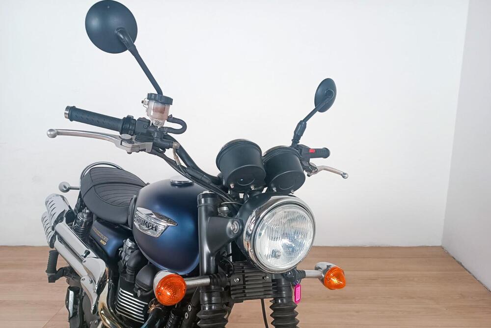 Triumph Scrambler 900 Chrome Edition (2023) (5)