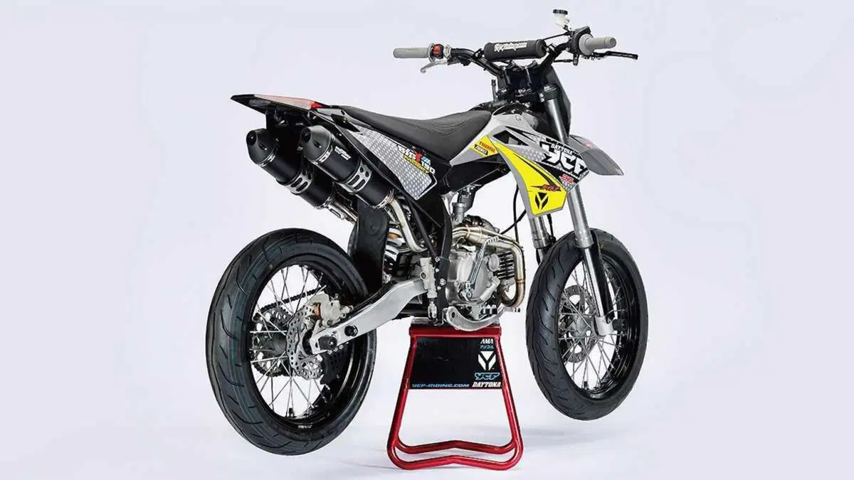 YCF SM 190 SM 190 (2022 - 23) (4)