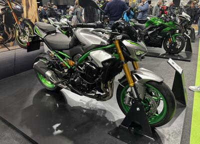 Kawasaki e MBE: dalla nuovisima Z900 alla KX250 [VIDEO]