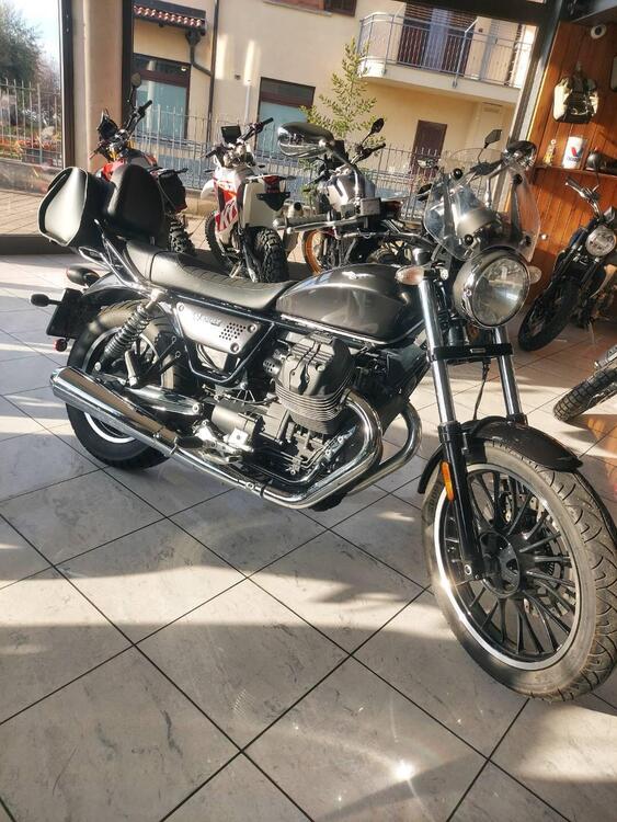 Moto Guzzi V9 Roamer (2021 - 24) (3)