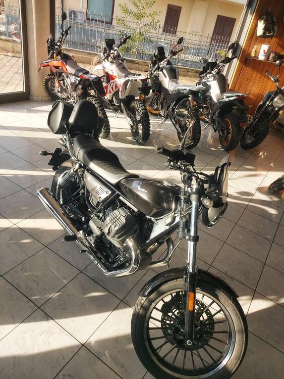 Moto Guzzi V9 Roamer (2021 - 24) (5)