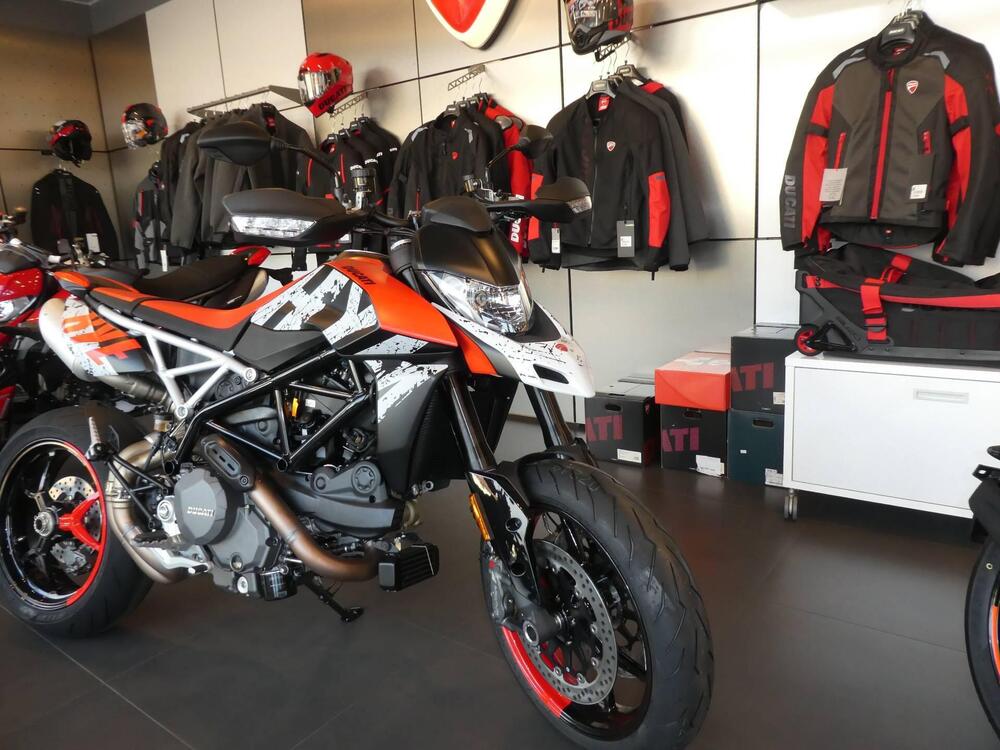 Ducati Hypermotard 950 RVE (2022 - 25) (2)