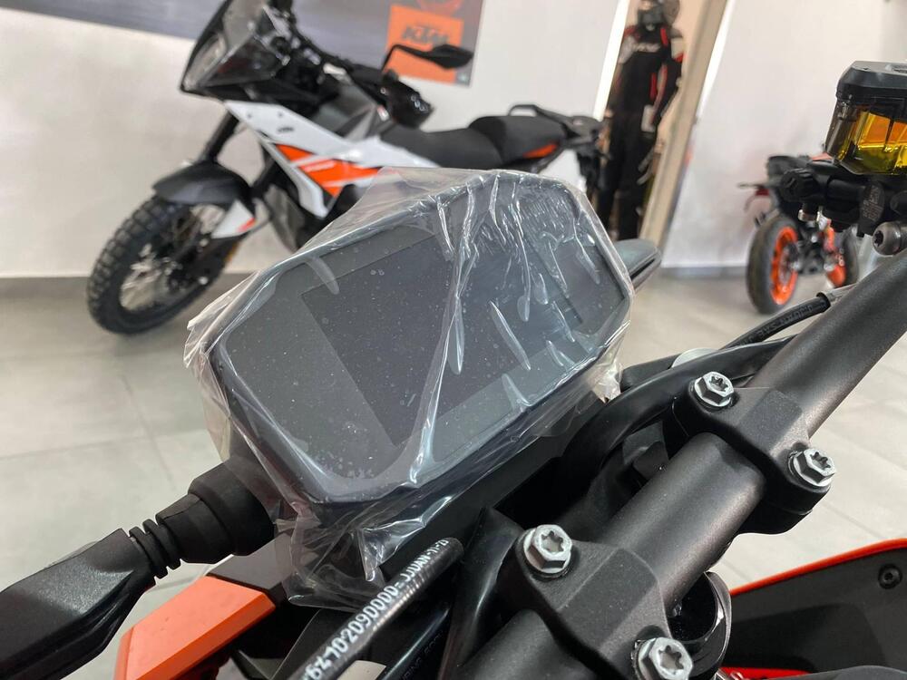 KTM 790 Duke (2025) (2)